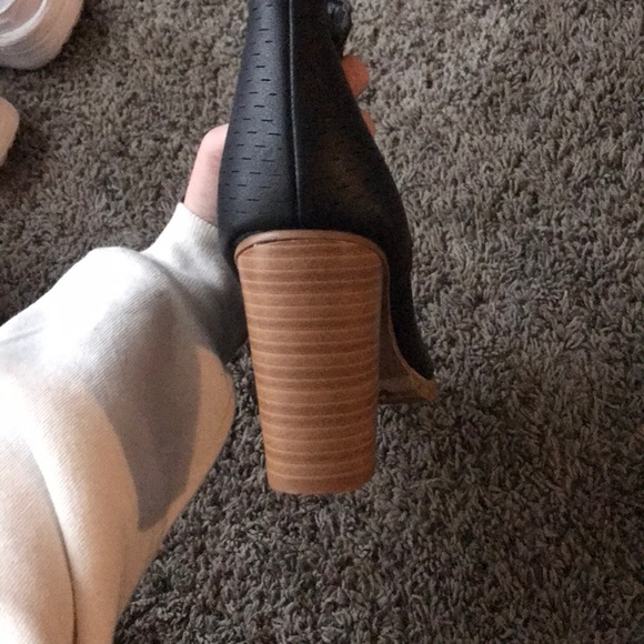 Black Heel boots - Picture 3 of 3